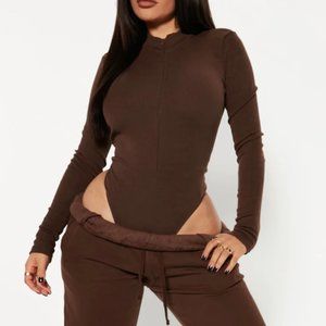 Fashion Nova NWT Brown Zip Up Bodysuit Long Sleeve Size 1X
